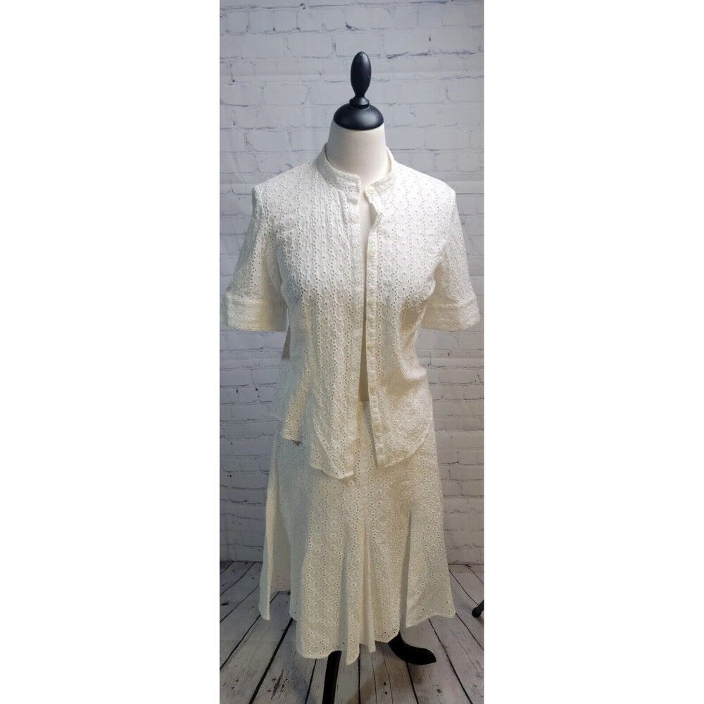 Madison Studio White Skirt Set size 8 Eyelit Knit Lace Side Zip Short Sleeve